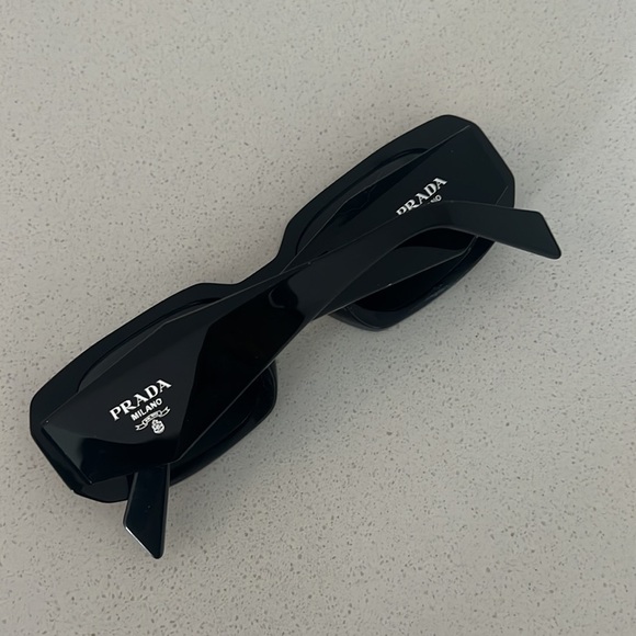 Prada sunglasses - Picture 2 of 2